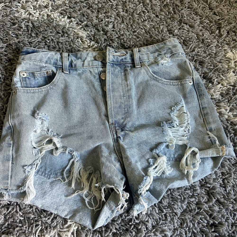 Adika ripped jean shorts size small